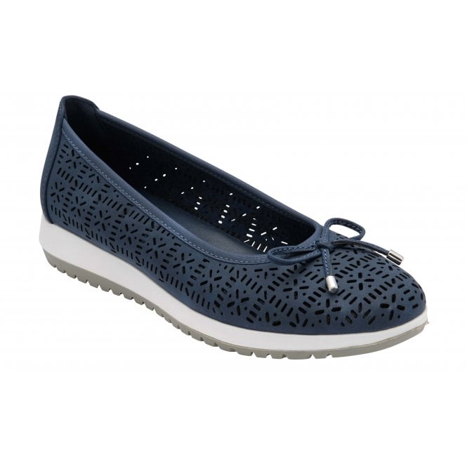 Lotus Women's Helen Ballerina Shoes